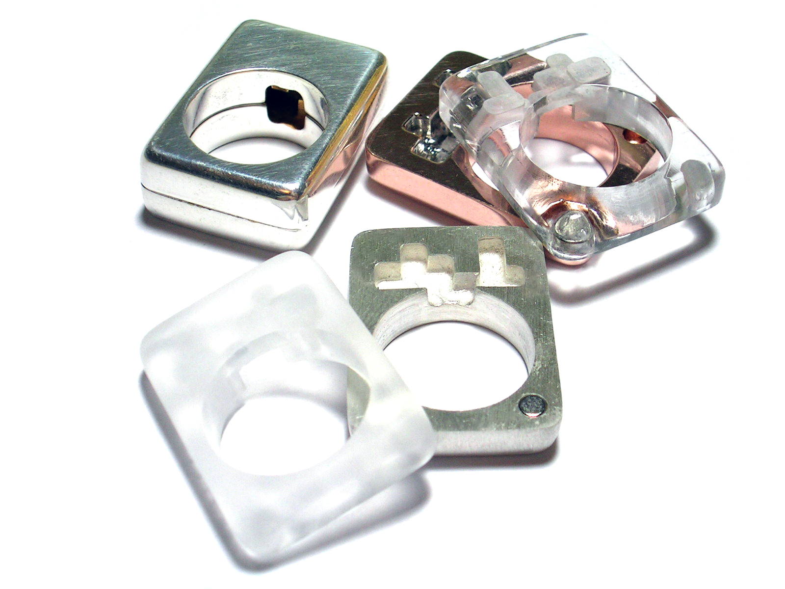 Contemporary Jewelry Design | © Alberto Leonardo | Designer