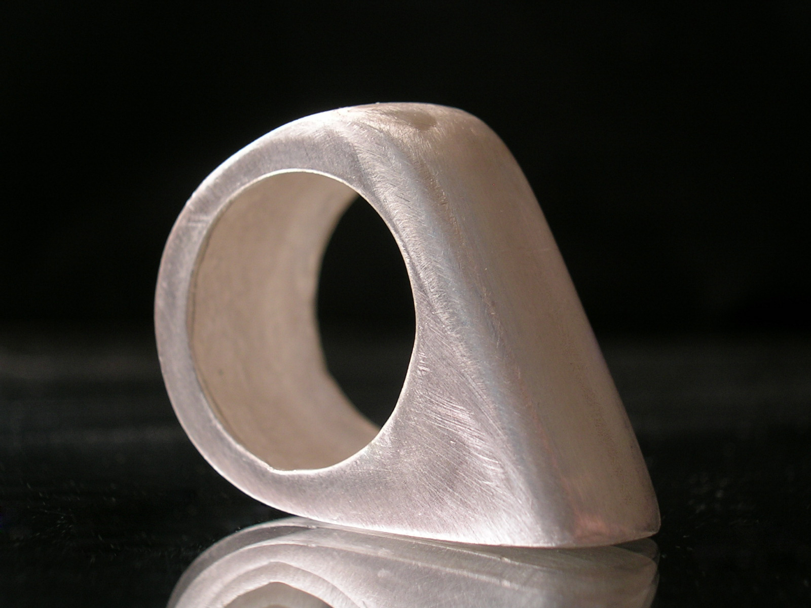 Contemporary Jewelry Design | © Alberto Leonardo | Designer